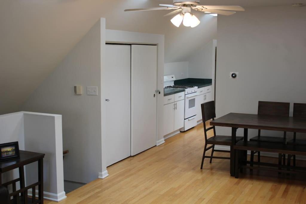 Lincoln Park Living - 3 Queen Beds - Sleeps 6 Чикаго Екстер'єр фото